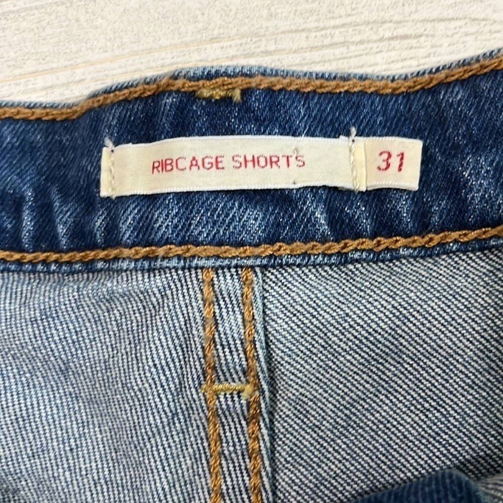 Levi’s ribcage shorts size 31 - Picture 4 of 10